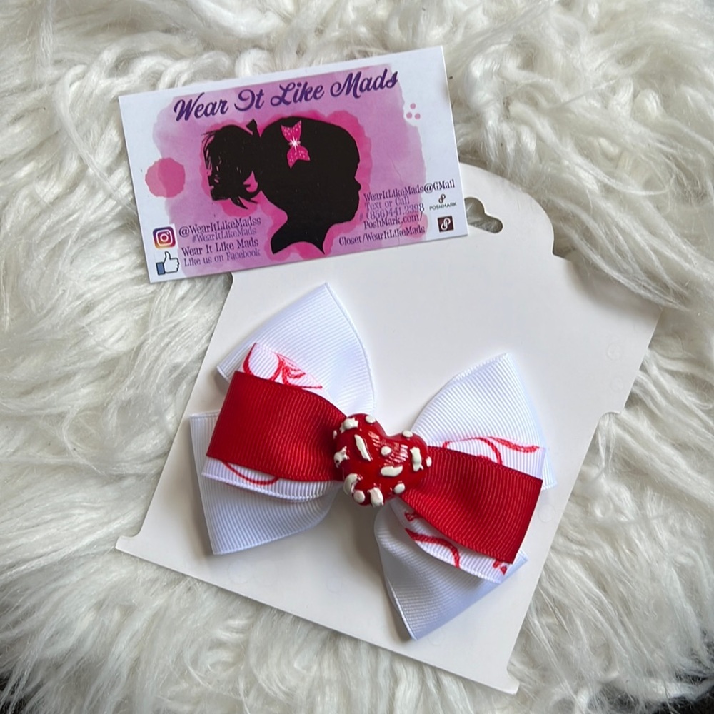 Boutique Wear It Like Mads Handmade Stacked Bow with Heart Enamel Hair Clip